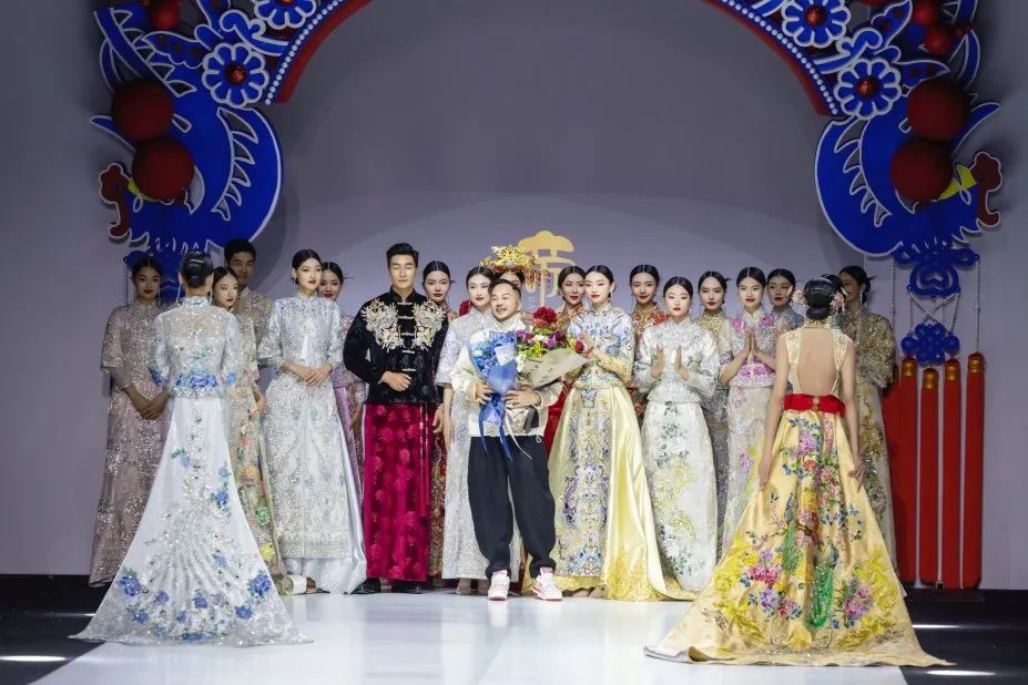 邀请函 | 「帝傲 ·绮境」亮相2024上海国际婚纱礼服、彩妆造型及时尚配饰展