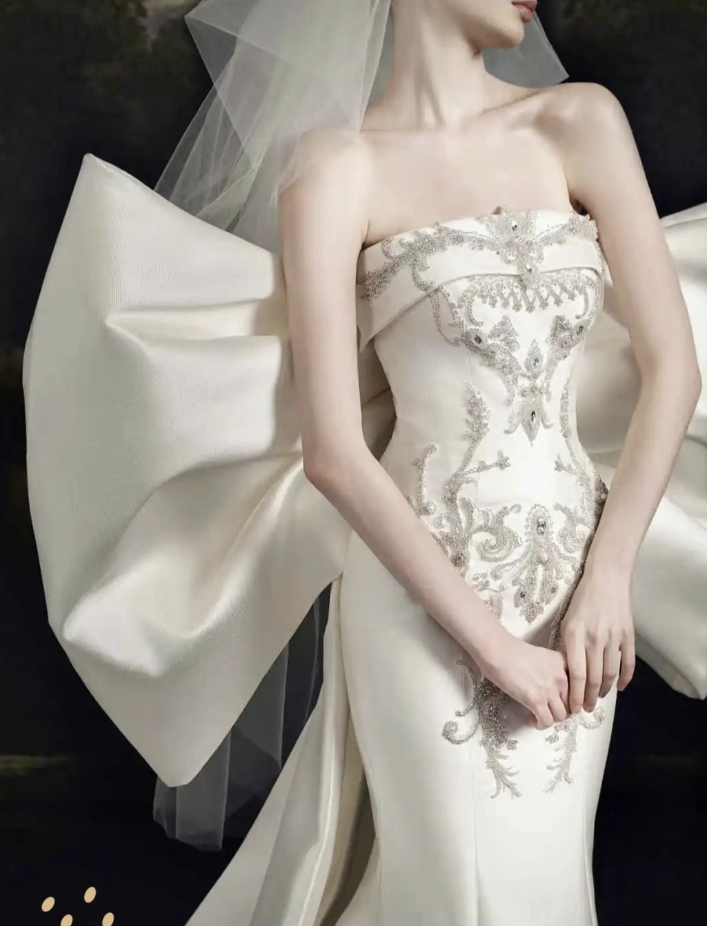 邀请函 | WANG FENG 亮相2024上海国际婚纱礼服、彩妆造型及时尚配饰展